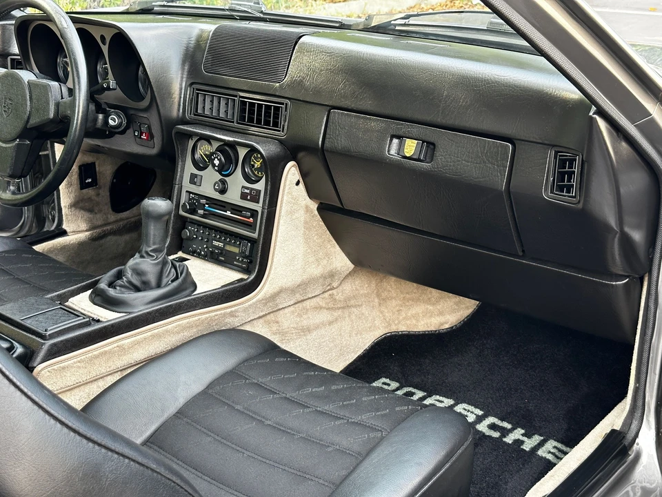 1985 Porsche 944 - Image 20 of 31