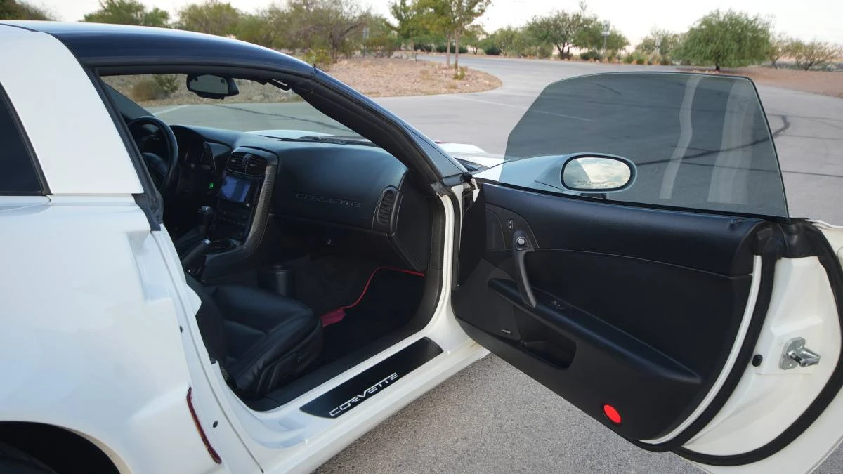 2005 Chevrolet Corvette C6 - Image 17 of 24