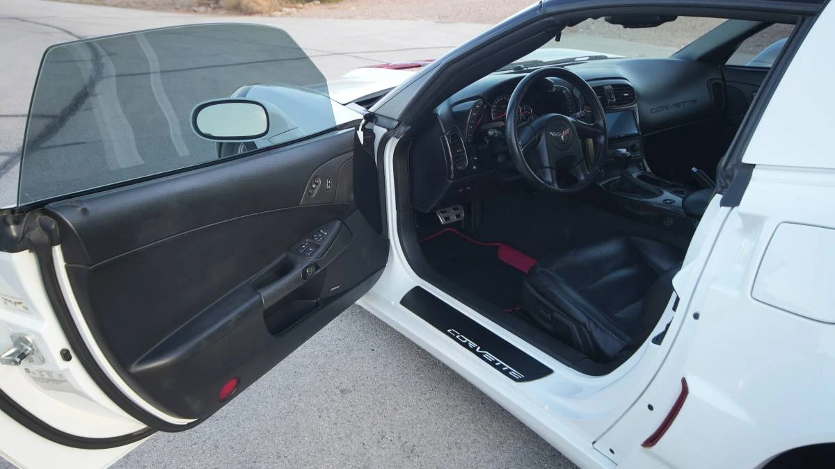 2005 Chevrolet Corvette C6 - Image 10 of 24