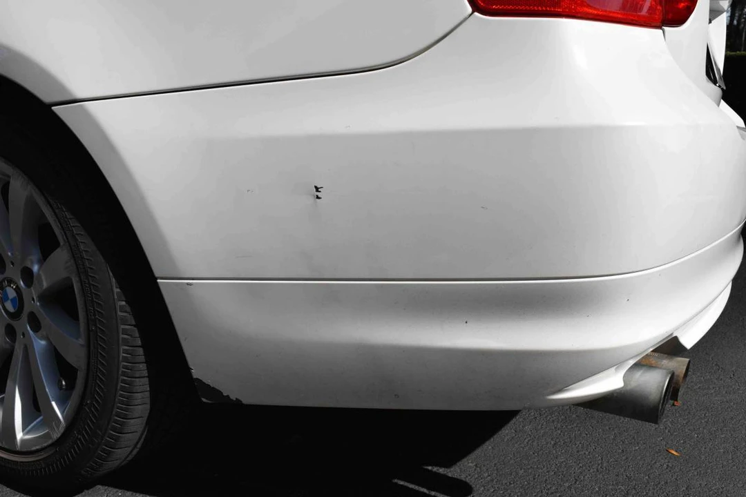2011 BMW E90 3 Series Sedan - Image 16 of 20