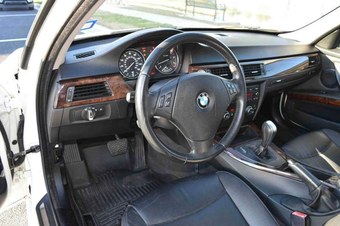 2011 BMW E90 3 Series Sedan - Image 12 of 20