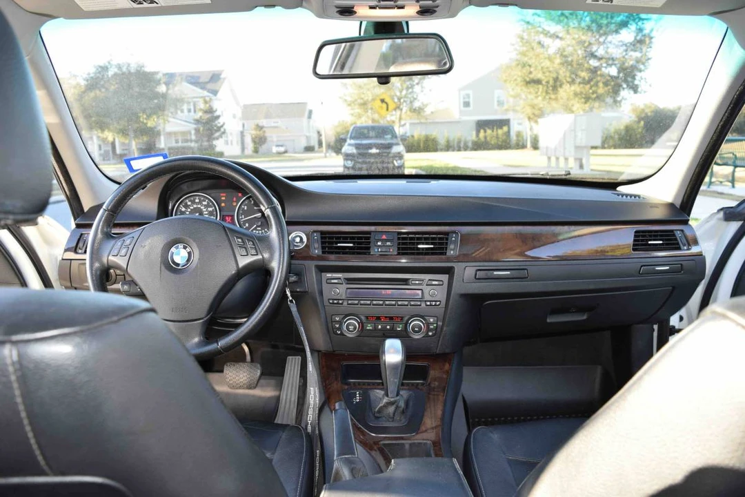 2011 BMW E90 3 Series Sedan - Image 5 of 20