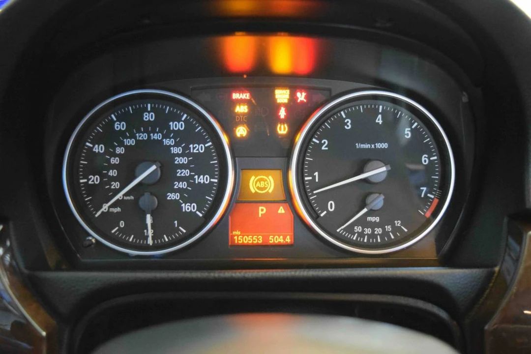 2011 BMW E90 3 Series Sedan - Image 13 of 20