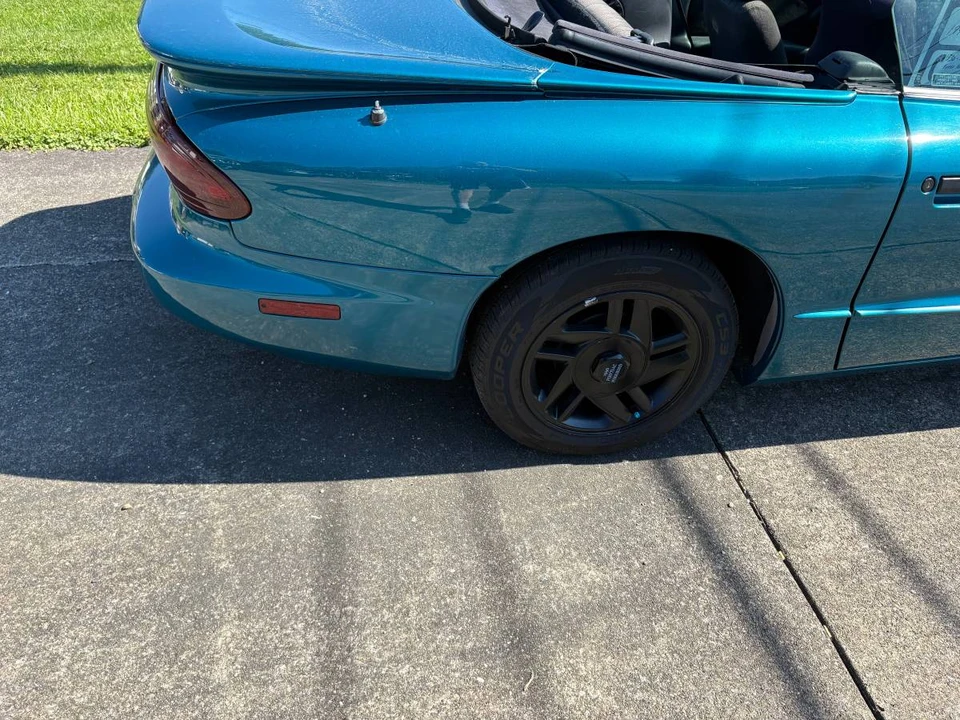 1996 Pontiac Firebird 4th Gen - Image 8 of 17