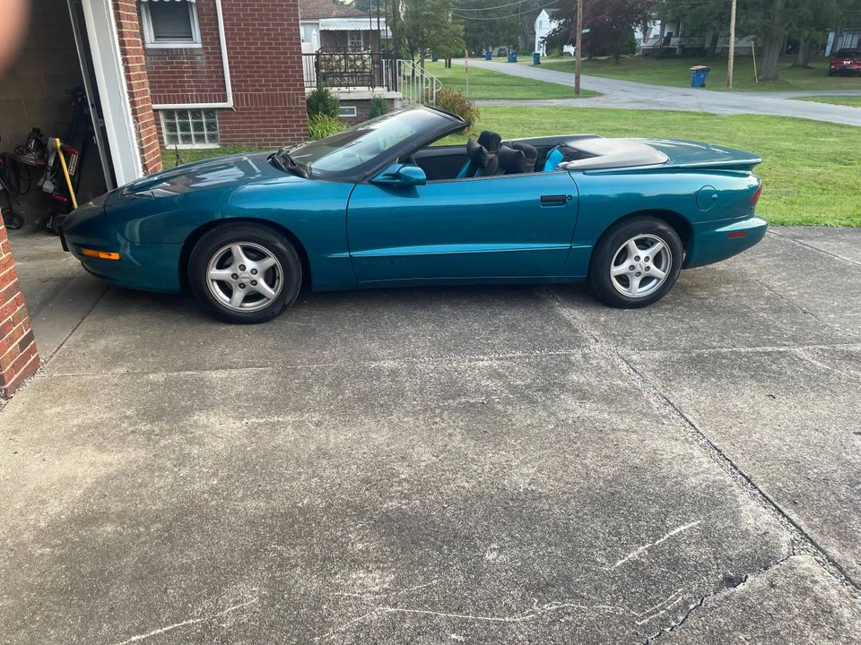 1996 Pontiac Firebird 4th Gen - Image 2 of 17