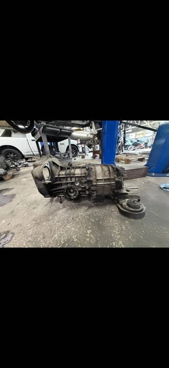 Parts & Memorabilia Gearboxes - Image 7 of 10