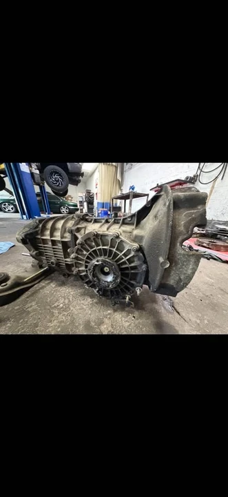 Parts & Memorabilia Gearboxes - Image 8 of 10