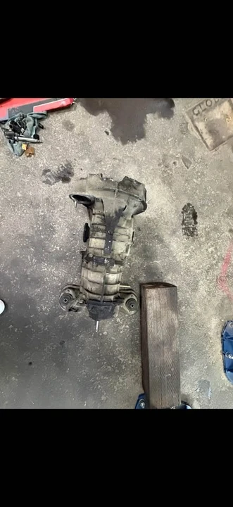 Parts & Memorabilia Gearboxes - Image 2 of 10