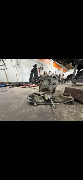Parts & Memorabilia Gearboxes - Image 5 of 10