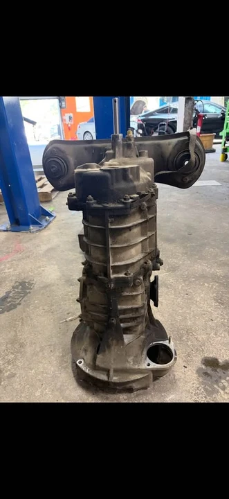 Parts & Memorabilia Gearboxes - Image 3 of 10