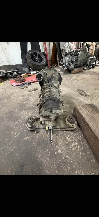 Parts & Memorabilia Gearboxes - Image 6 of 10