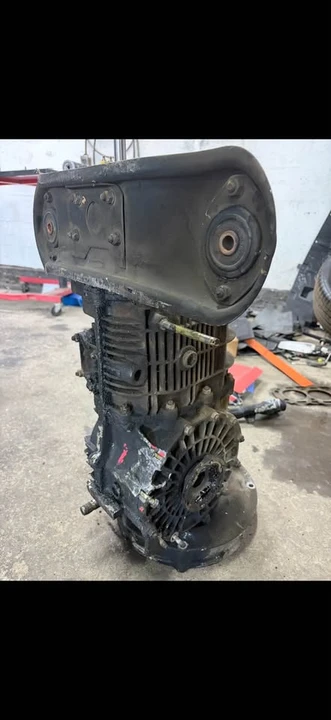 Parts & Memorabilia Gearboxes - Image 4 of 10