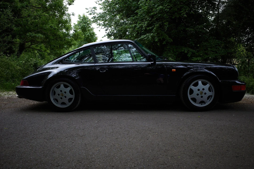 1990 Porsche 964 Carrera 4 - Image 6 of 17