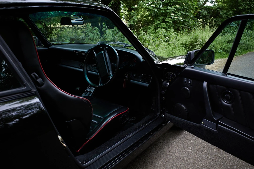 1990 Porsche 964 Carrera 4 - Image 7 of 17