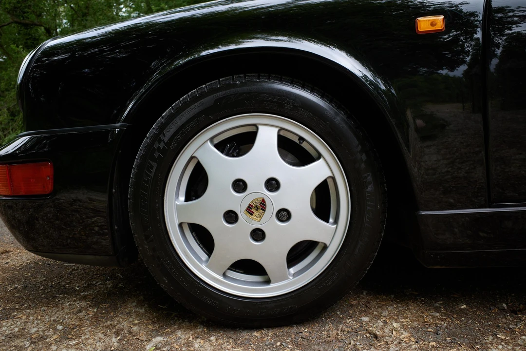 1990 Porsche 964 Carrera 4 - Image 8 of 17