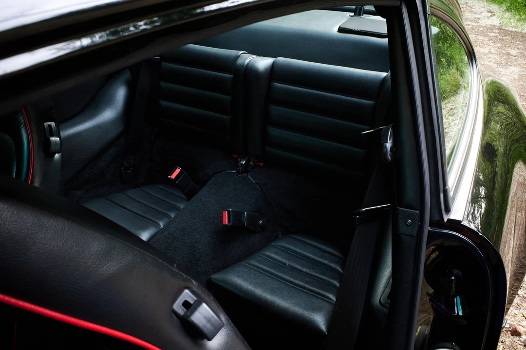 1990 Porsche 964 Carrera 4 - Image 12 of 17