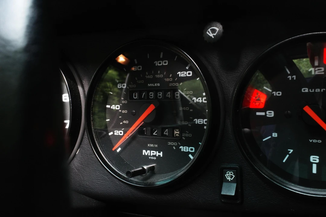 1990 Porsche 964 Carrera 4 - Image 15 of 17