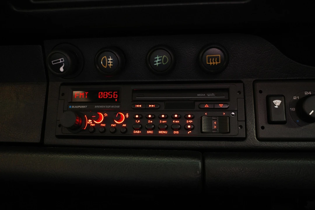 1990 Porsche 964 Carrera 4 - Image 16 of 17