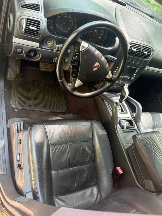 2010 Porsche 955/957 Cayenne - Image 2 of 3
