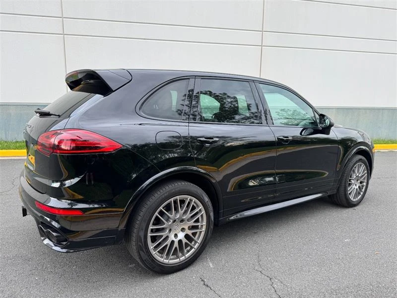 2015 Porsche 958 Cayenne S - Image 12 of 31