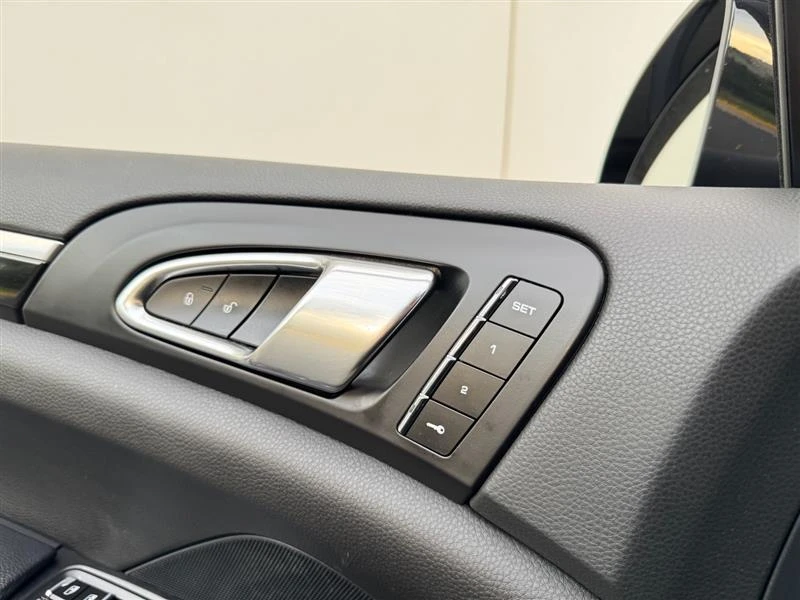 2015 Porsche 958 Cayenne S - Image 27 of 31
