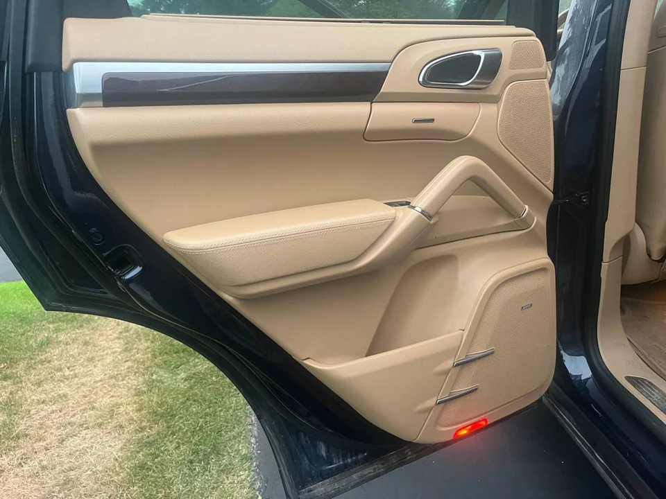 2012 Porsche 958 Cayenne S - Image 12 of 16