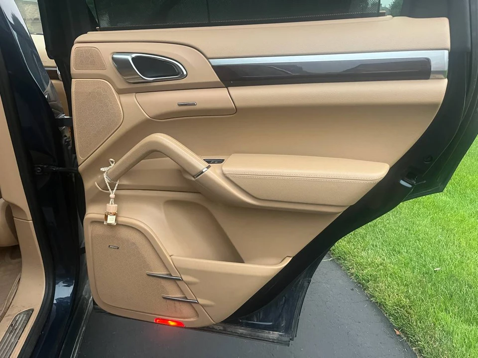 2012 Porsche 958 Cayenne S - Image 13 of 16