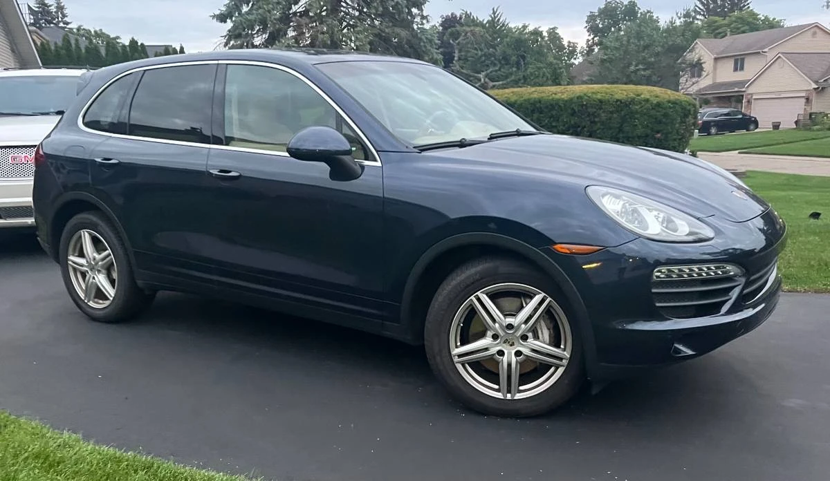 2012 Porsche 958 Cayenne S - Image 2 of 16
