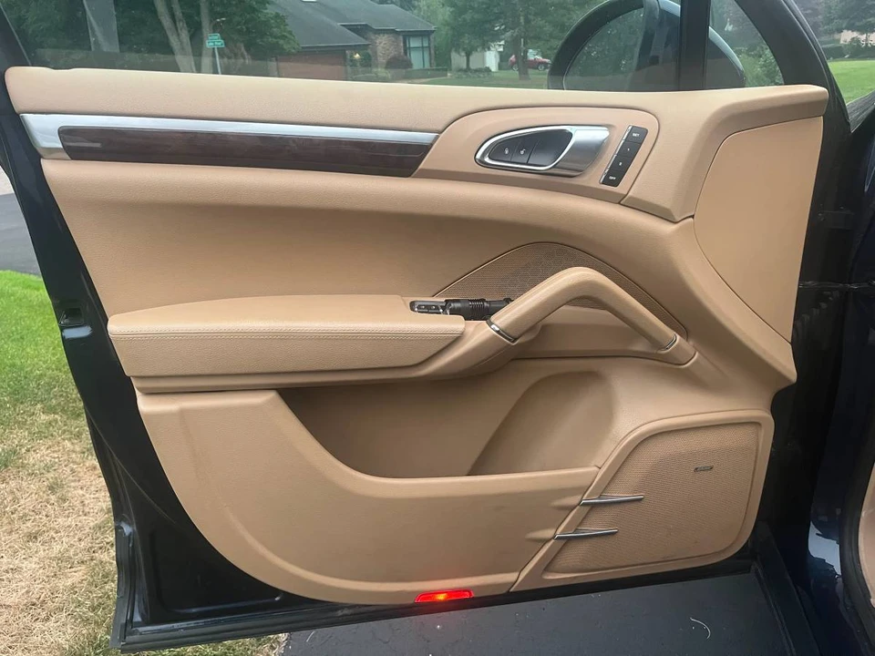2012 Porsche 958 Cayenne S - Image 15 of 16