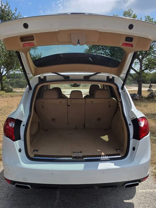 2014 Porsche 958 Cayenne S - Image 8 of 23