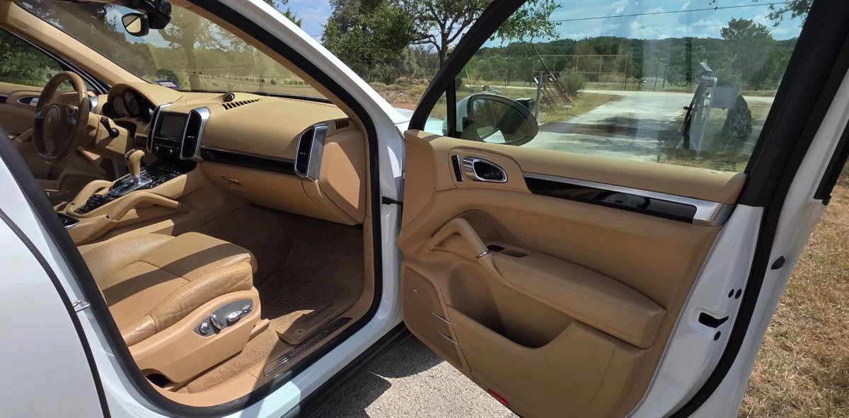 2014 Porsche 958 Cayenne S - Image 12 of 23