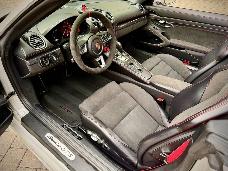 2021 Porsche 718 Boxster GTS 4.0 - Image 17 of 24