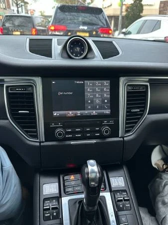 2017 Porsche Macan - Image 2 of 5