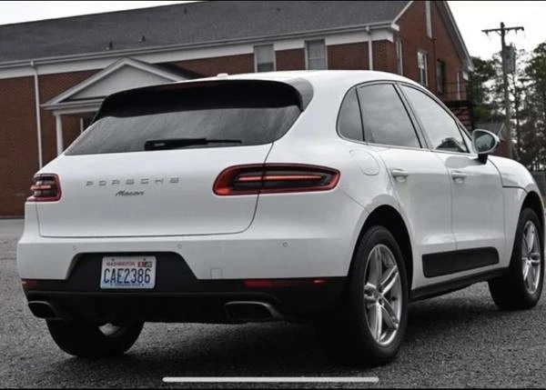 2017 Porsche Macan - Image 4 of 5