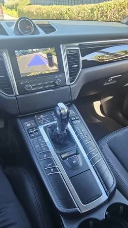 2017 Porsche Macan S - Image 18 of 19