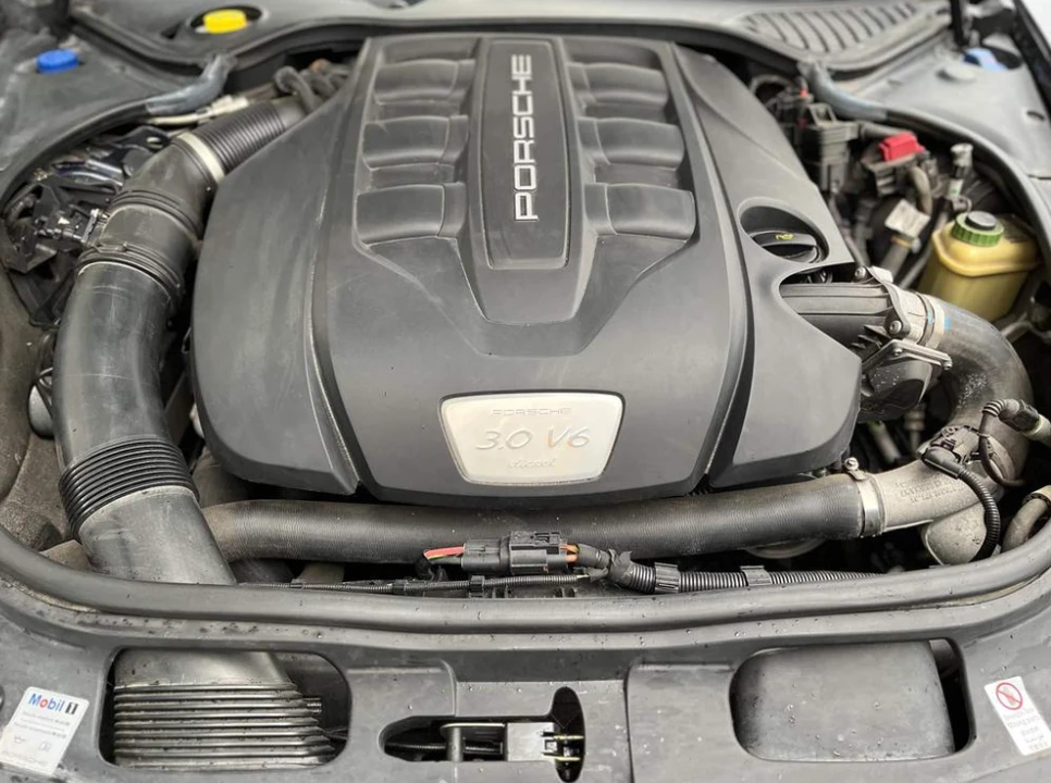 2014 Porsche 970 Panamera - Image 9 of 17