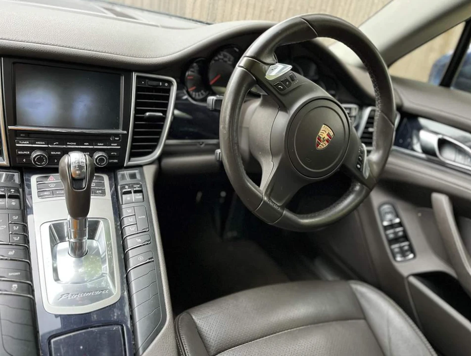 2014 Porsche 970 Panamera - Image 11 of 17