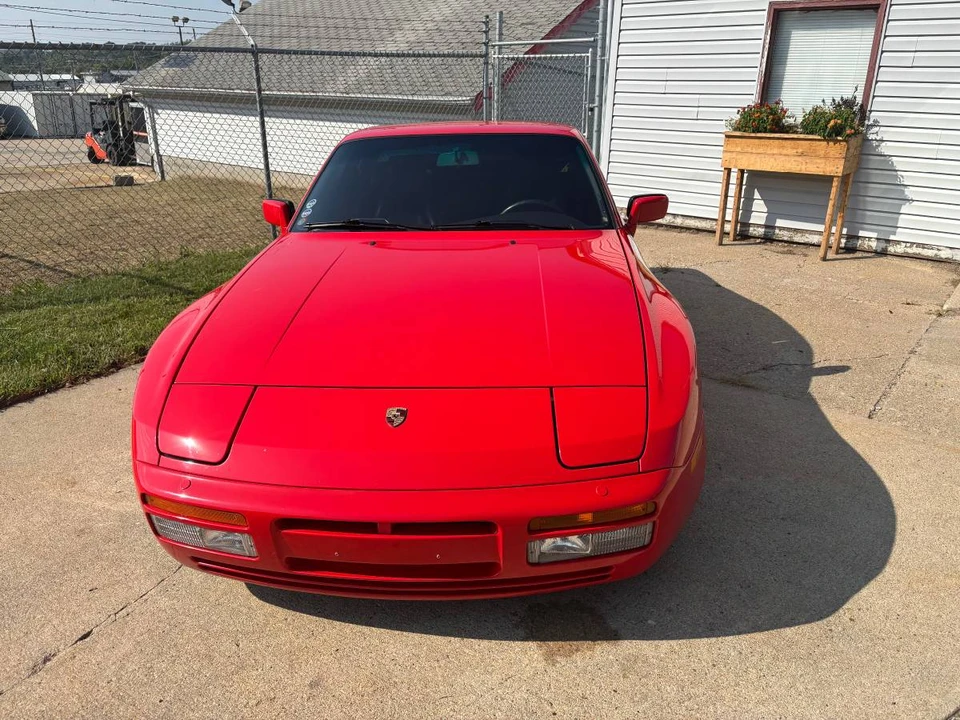 1988 Porsche 944 Turbo - Image 2 of 5