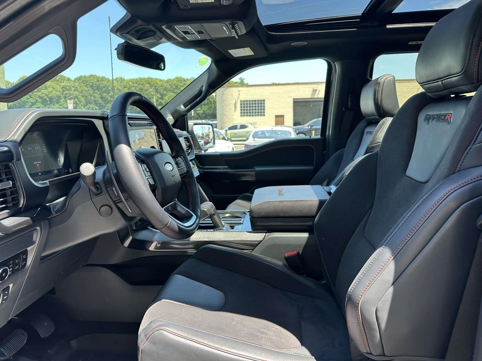 2026 Ford F-150 Raptor 14th Gen - Image 14 of 31