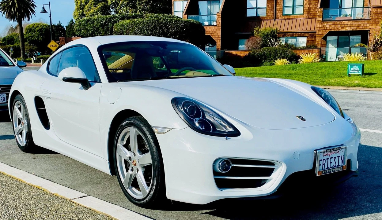 2014 Porsche 981 Cayman S - Image 9 of 31