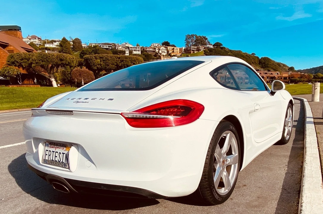 2014 Porsche 981 Cayman S - Image 12 of 31