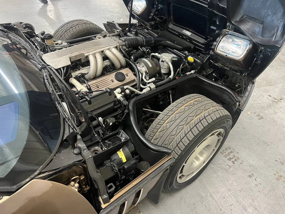 1987 Chevrolet Corvette C4 - Image 16 of 17