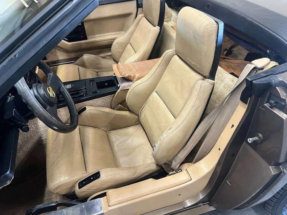 1987 Chevrolet Corvette C4 - Image 11 of 17