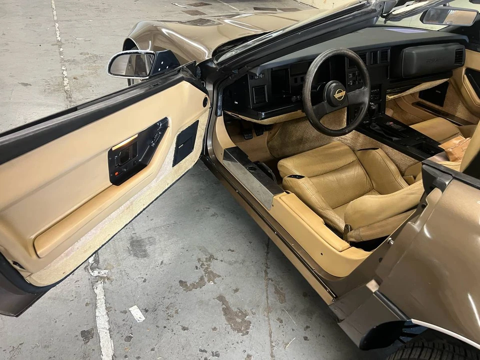 1987 Chevrolet Corvette C4 - Image 10 of 17