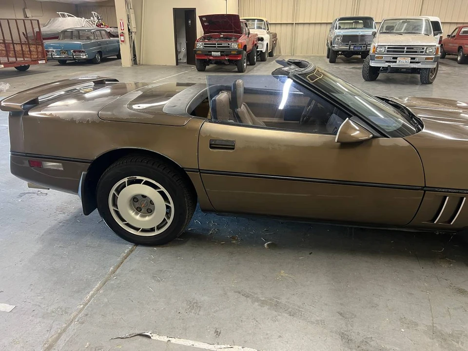 1987 Chevrolet Corvette C4 - Image 8 of 17