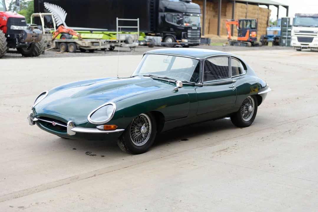 Jaguar E-Type Series 1 2+2 - Image 3 of 31