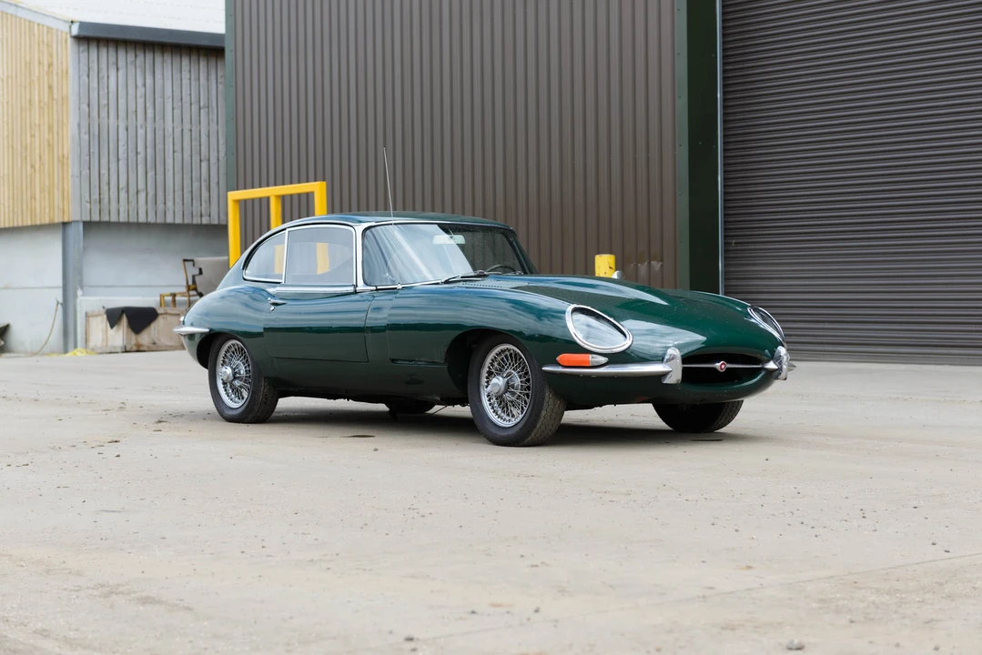Jaguar E-Type Series 1 2+2 - Image 2 of 31