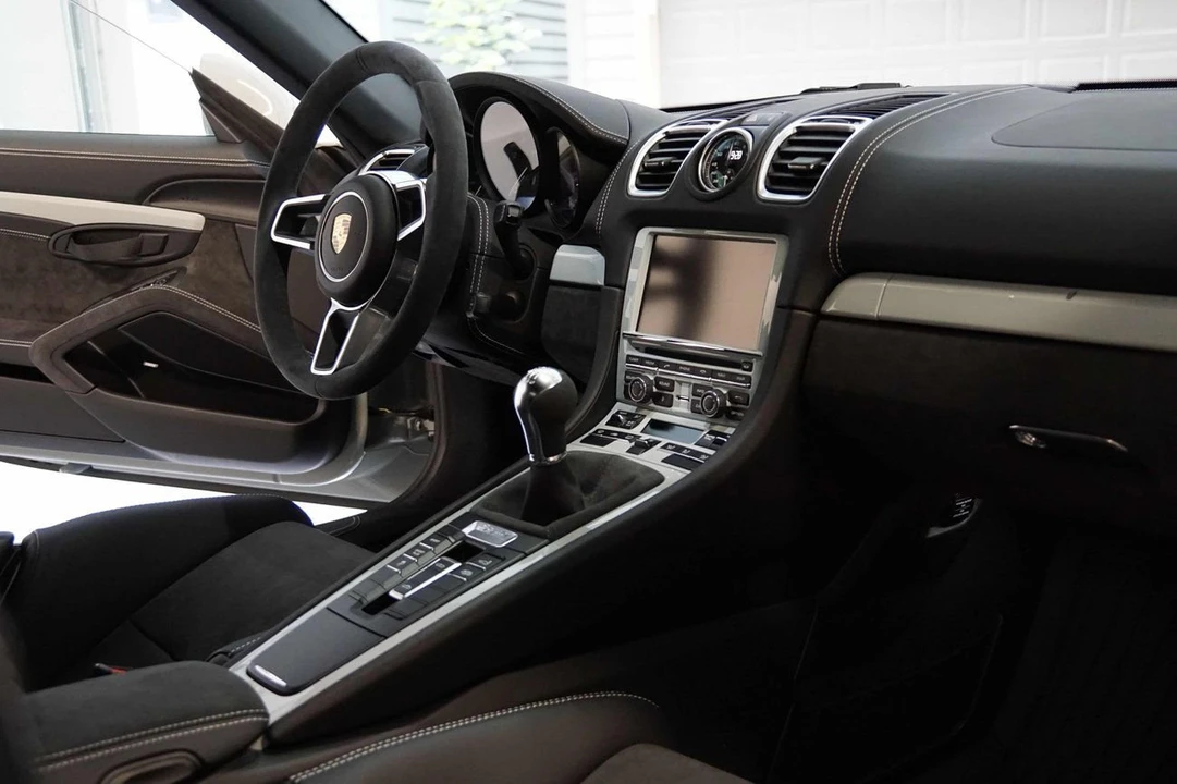 2016 Porsche 981 Boxster Spyder - Image 3 of 5