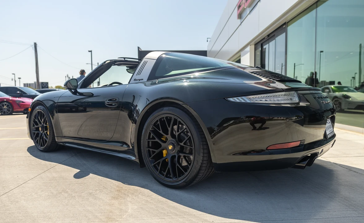 2016 Porsche 991 Targa 4 GTS - Image 28 of 31