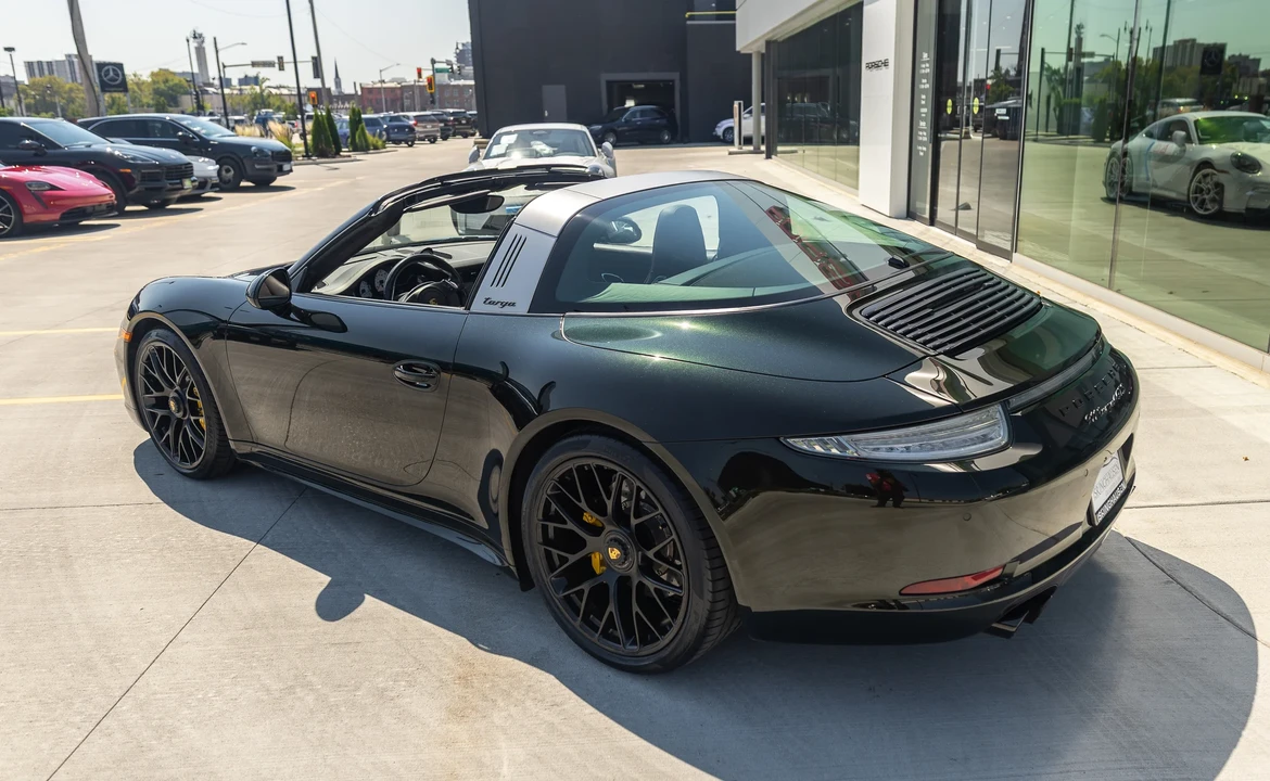 2016 Porsche 991 Targa 4 GTS - Image 23 of 31